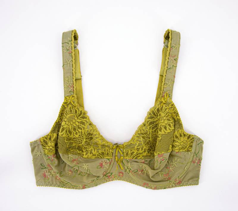 Umweltfreundliche Mode ~ Handgefertigte Upcycled Nachhaltige Dessous Bh Größe 80D Handgefärbte Frau Elegante Grüne Natürliche Zwiebelfärbung von daphnaelbee