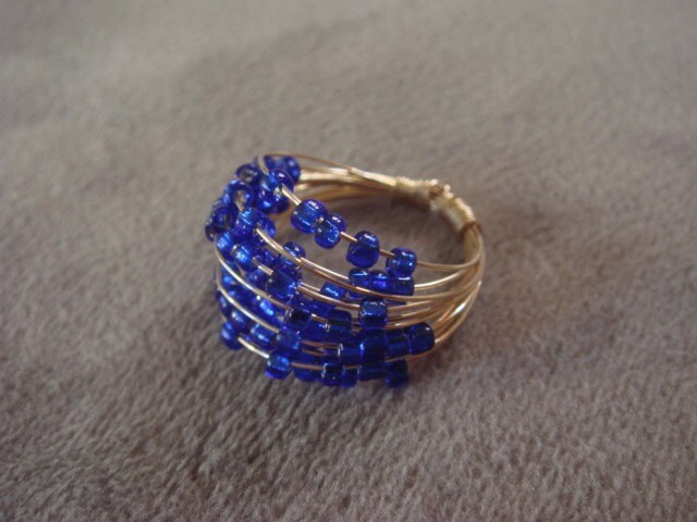 Cobalt Blue Glas Spirale Ring - Gold von dapht