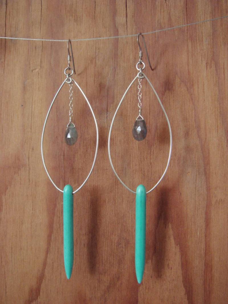 Labradorit Und Howlite Spike Silber Tropfen Ohrringe Labradorit Und Howlite Spike Silber Tropfen Ohrringe von dapht