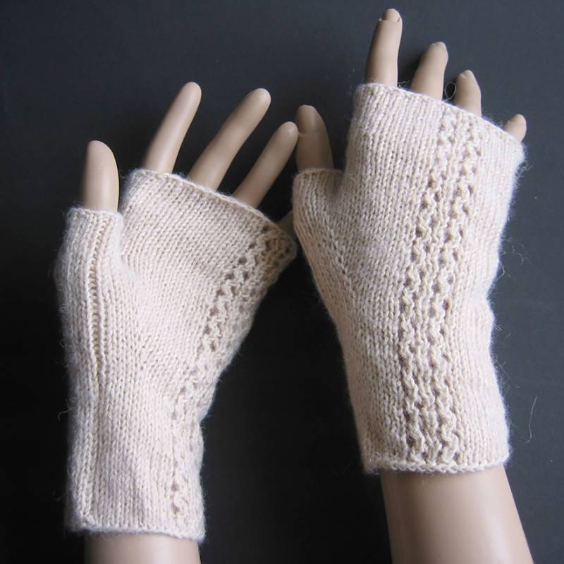 Handgestrickte Weiche Handstulpen Fingerlose Damen Handschuhe Pulswärmer Armstulpen Stulpen Mit Daumenkeil Ohne Naht Aus Alpaka Merino von darauffreueichmich