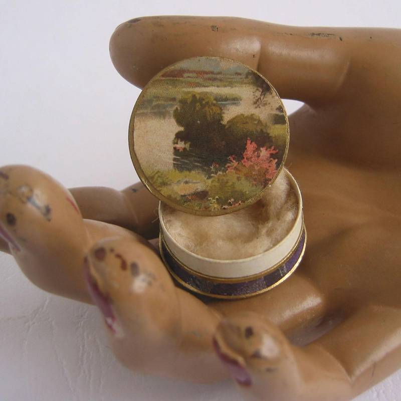 Vintage Antike Kleine Runde Jugendstil Pappdose Box Pappschachtel Miniatur Dose Mit Lithographie Uferlandschaft Oblate Frankreich - Belgien von darauffreueichmich