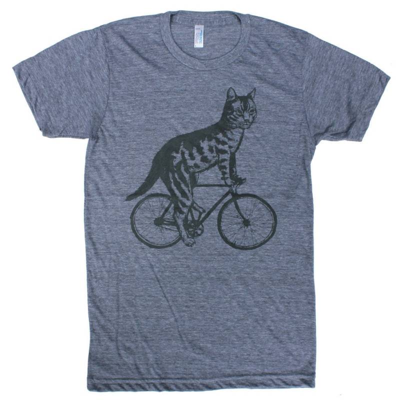 Bicycling Cat T-Shirt Handbedrucktes Unisex-T-Shirt von darkcycleclothing
