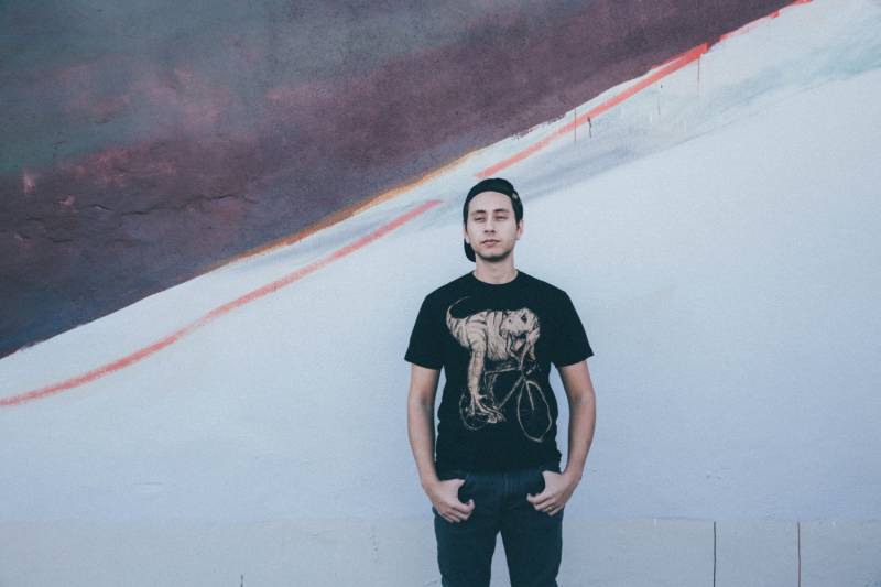 Radfahren T-Rex Unisex Shirt - Handbedrucktes Baumwoll-T-Shirt von darkcycleclothing