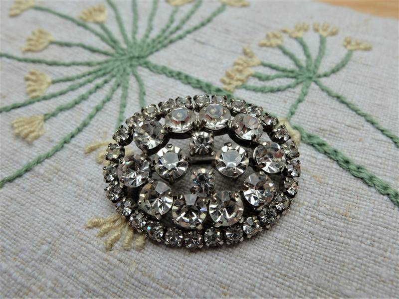 Vintage Sparkling Schmuck Modeschmuck Glasschliffsteine Glitzernde Große Brosche Oval 50Er 60Er von dasfleissigeFaultier