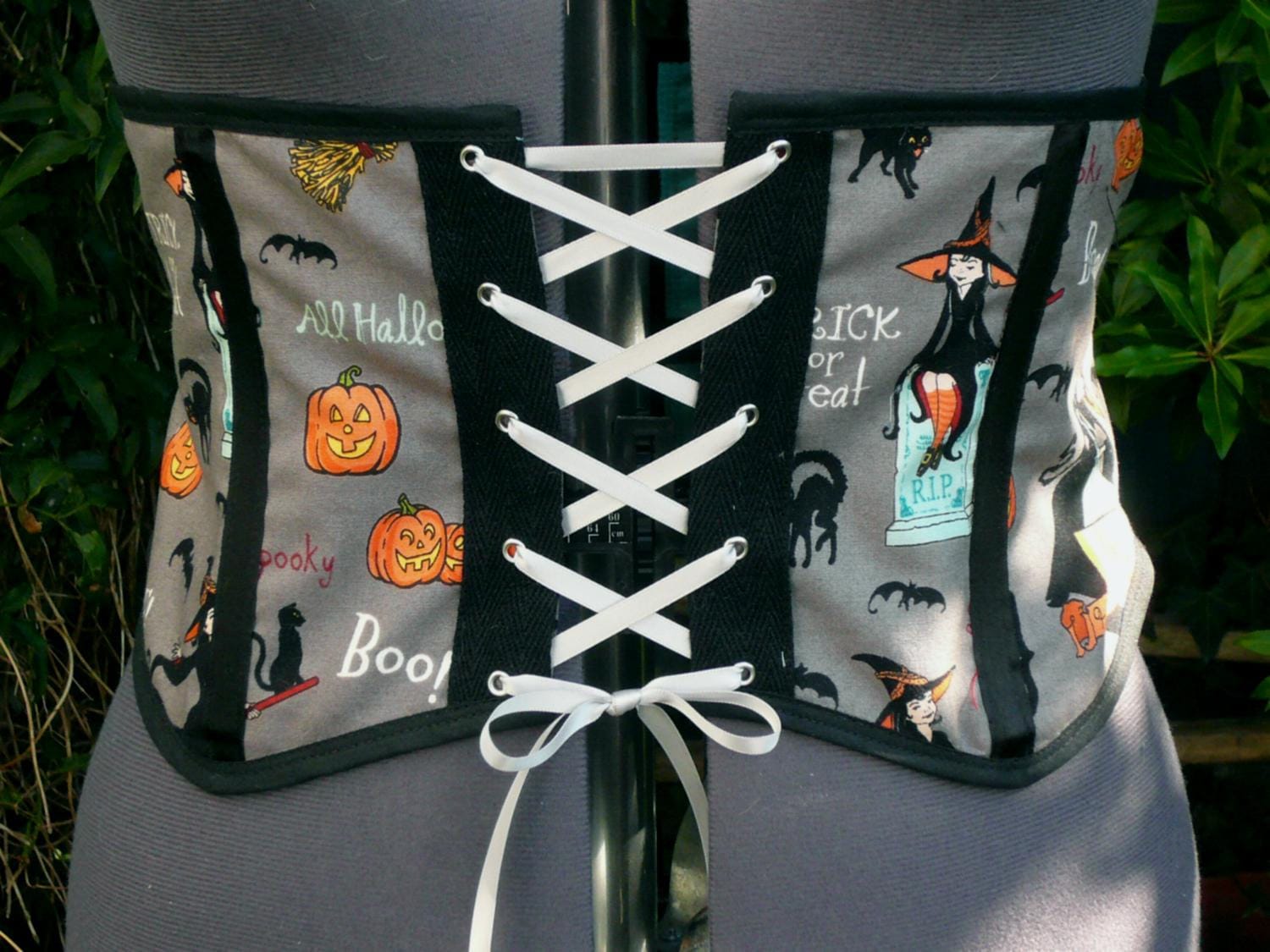 Hexen Korsett Mit Aufdruck, Einzigartig Waspie Taillenkorsett Silber Schnürung Uk Verkäufer von dashAclothing