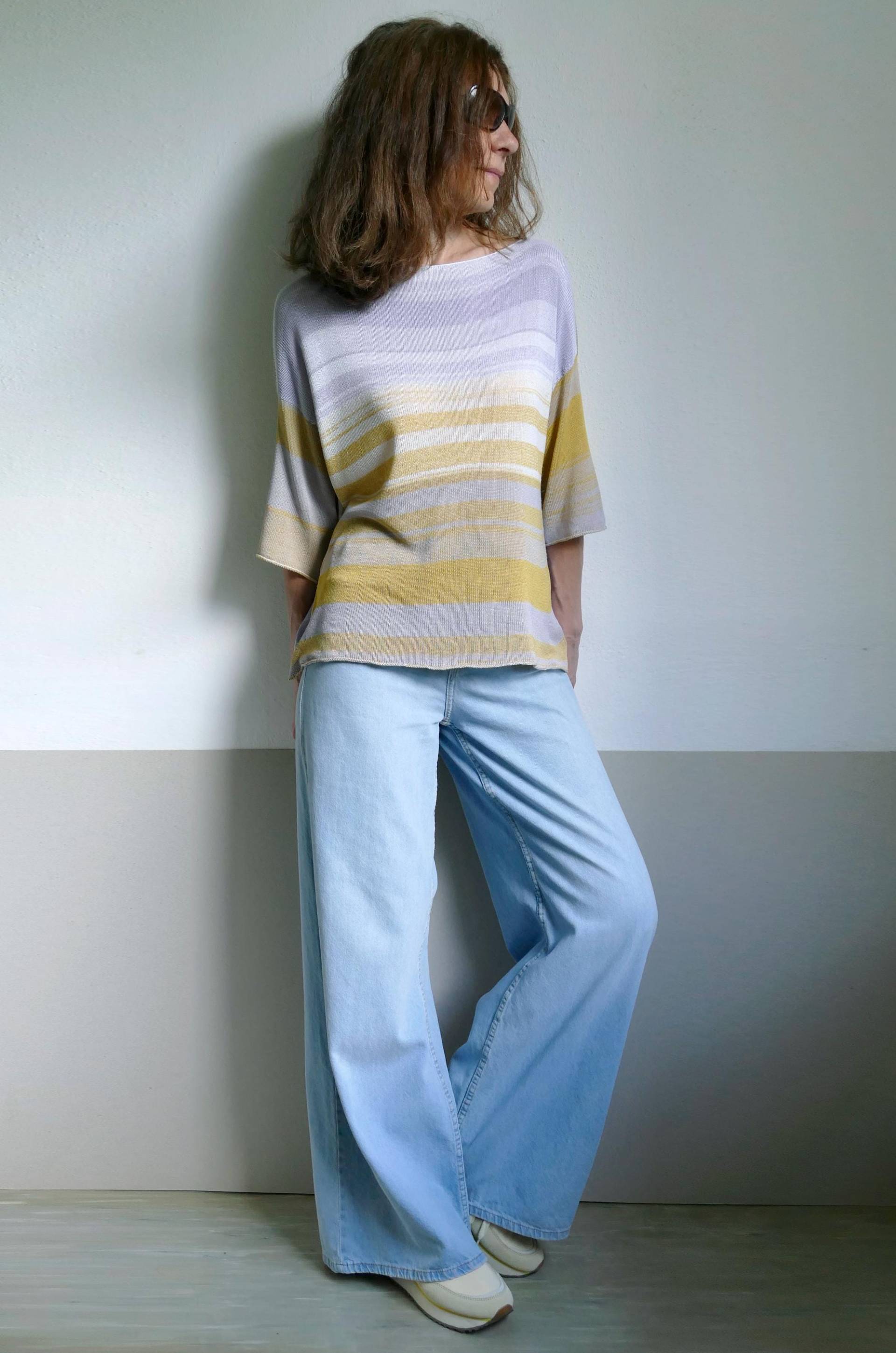 Gestrickter Flieder , Gelb Gestreifter Pullover, Shirt, Seide-Bambus-Viskose von dashazim