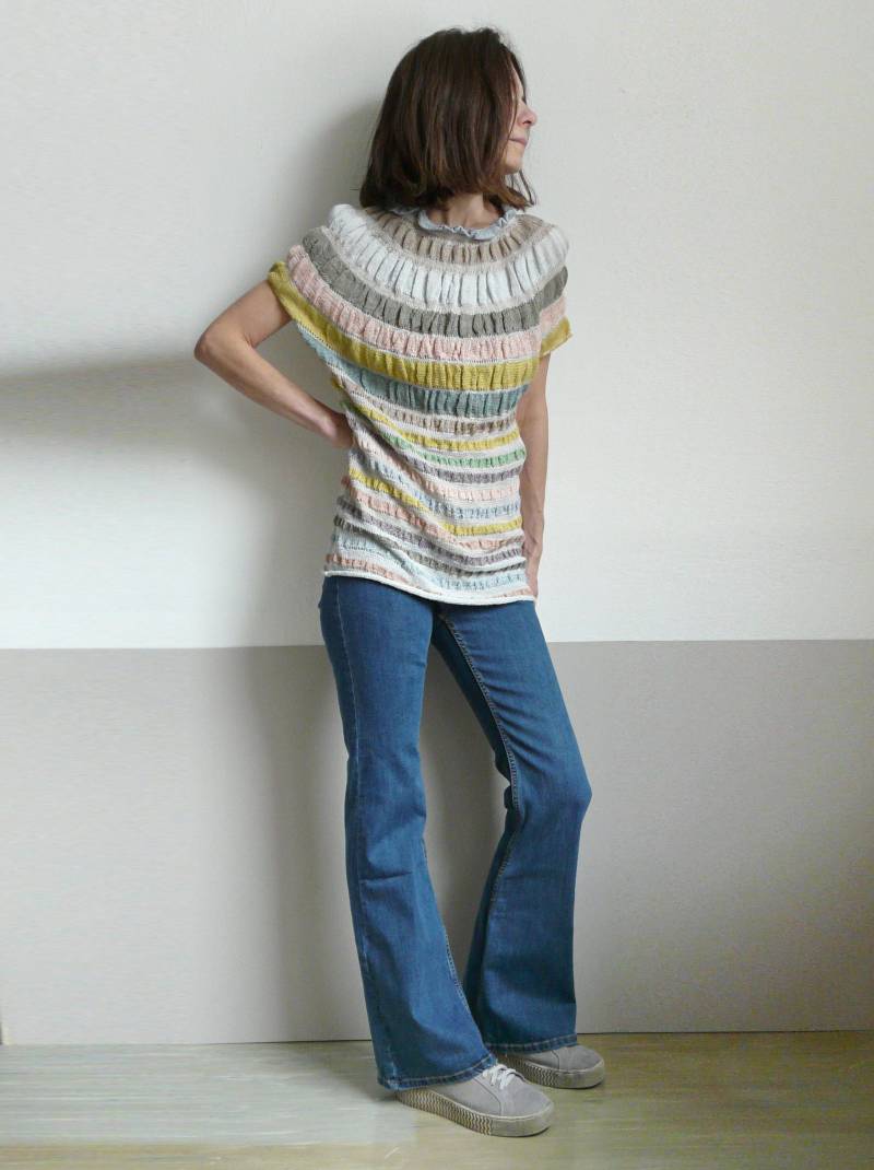Gestrickter Rüschen Gestreifter Tunika, Westenpullover von dashazim