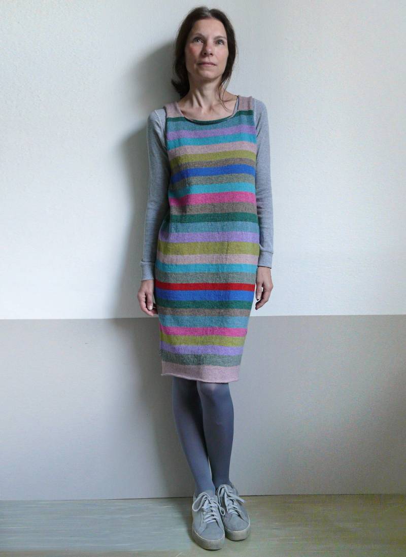 strickstreifen Multicolor Ärmelloses Kleid, Melange-Kleidweste von dashazim