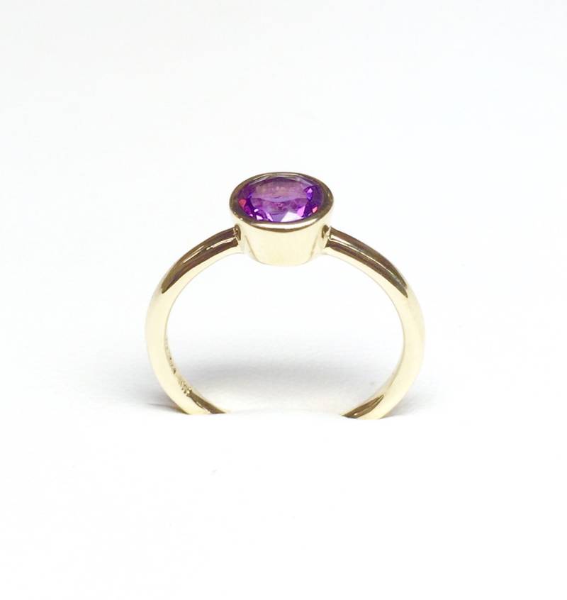 10K Gelbgold Ring Mit 6 Mm Runden Amethyst von dasilvajewelry