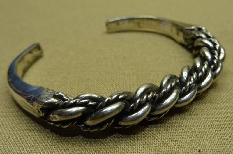 Silberarmband Mit Geflochtener Schleife von daumants