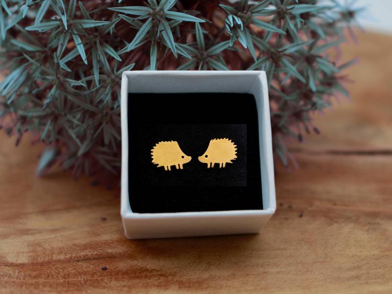 Igel Ohrstecker Gold Edelstahl | Herbst Schmuck Tiermotiv Geschenkidee Für Frauen & Mädchen Waldtier Ohrringe Igel Ohrstecker Gold Edelstahl | Herbst Schmuck Tiermotiv Geschenkidee Für Frauen & Mädchen Waldtier Ohrringe von davaleriaShop