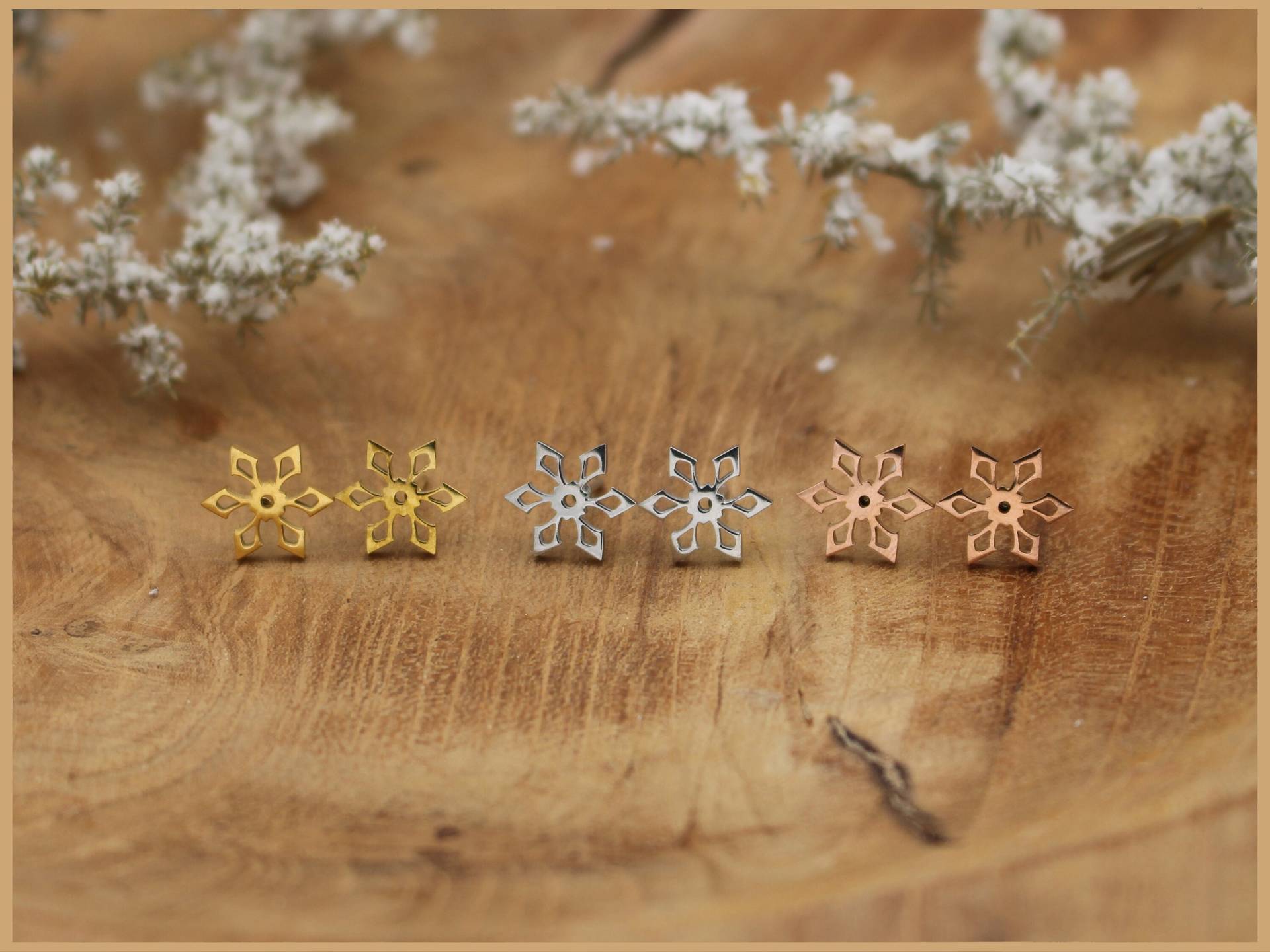 Schneeflocke Ohrstecker Edelstahl - Weihnachts Ohrringe Damen Gold Silber Roségold Geschenkidee Winter Schmuck von davaleriaShop