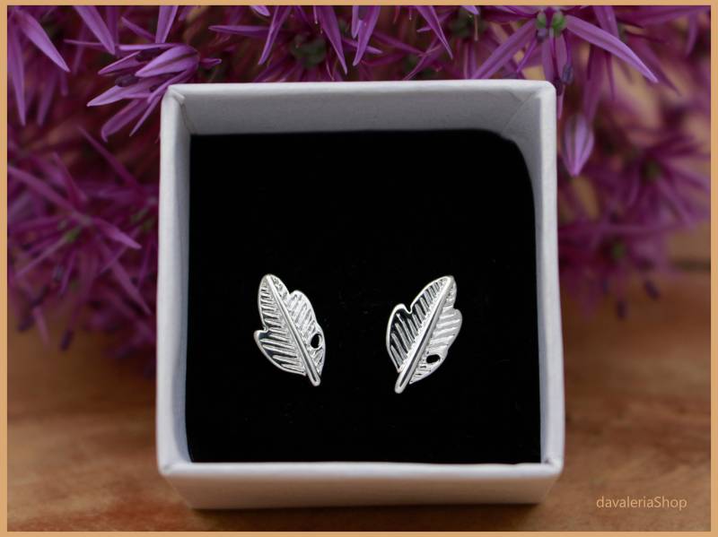 Silberne Feder-Ohrstecker - Filigraner Boho-Schmuck Geschenk Für Sie von davaleriaShop
