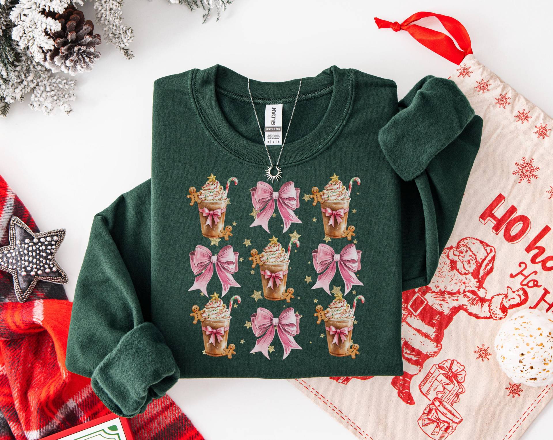Gemütliches Weihnachtslatte Sweatshirt | Rosa Schleife Lebkuchen Ästhetik Süßer Urlaub Mit Rundhalsausschnitt Für Frauen Festliches Geschenk von daydreamermerch