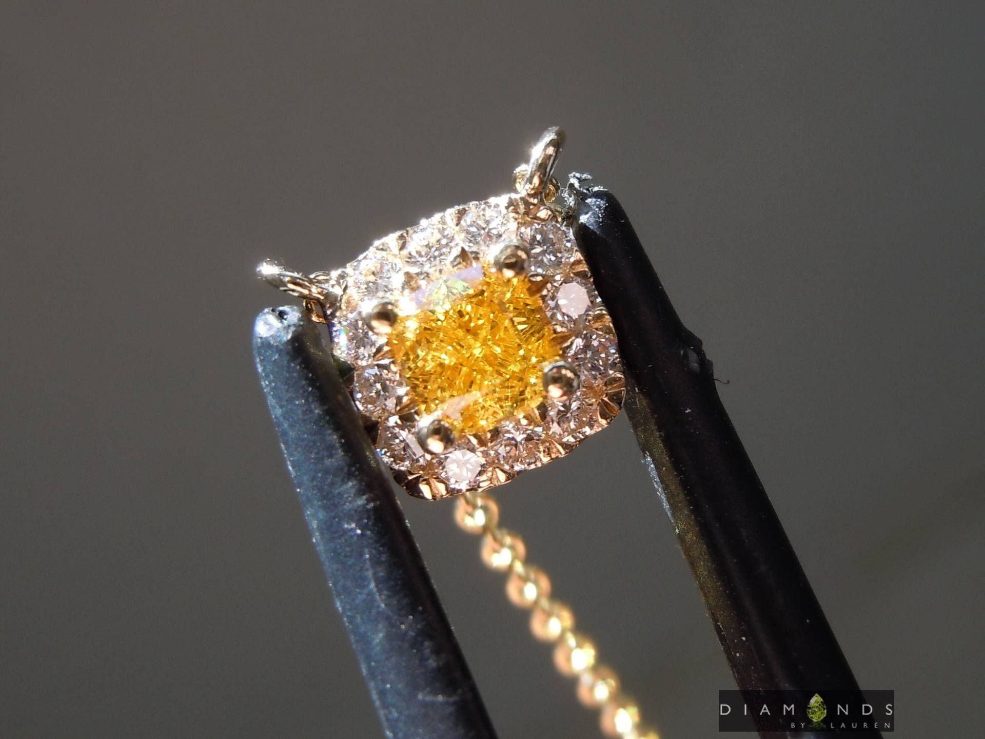 0.35Ct Orange Kissenschliff Diamant Anhänger R9811 von dblauren