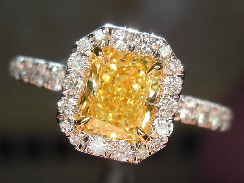 0.71Ct Fancy Intense Yellow Si2 Strahlend Geschliffener Diamant Ring R4138 von dblauren