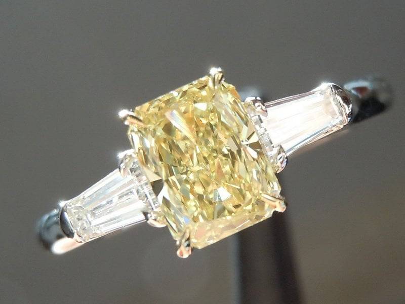 0.77Ct Gelb Vvs1 Diamant Ring Im Strahlenschliff R4526 von dblauren