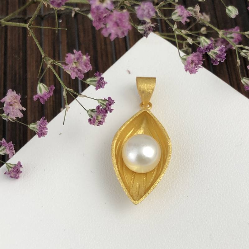 Anhänger Perle Gold, Basic Schmuck Für Jeden Tag Handarbeit, Schmuckgeschenk in 925 Silber Mit 18Kt Vergoldung Veredelt von deTempleSchmuck