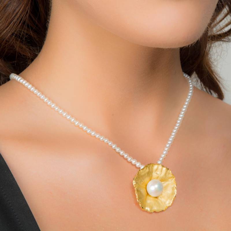 Statement Anhänger Gold Sakura Blüte Für Kette Oder Halsreif in 925 Sterling Silber 18Kt Vergoldet, Goldschmiede Design von deTempleSchmuck