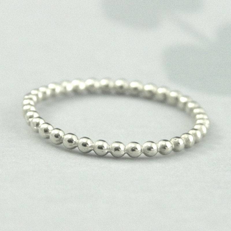 14K Weißgold Bubble BandPerlen BandWeißgold StapelringThin Spacer BandUnikate Wedding Band Perlen Ehering Ring von debblazer