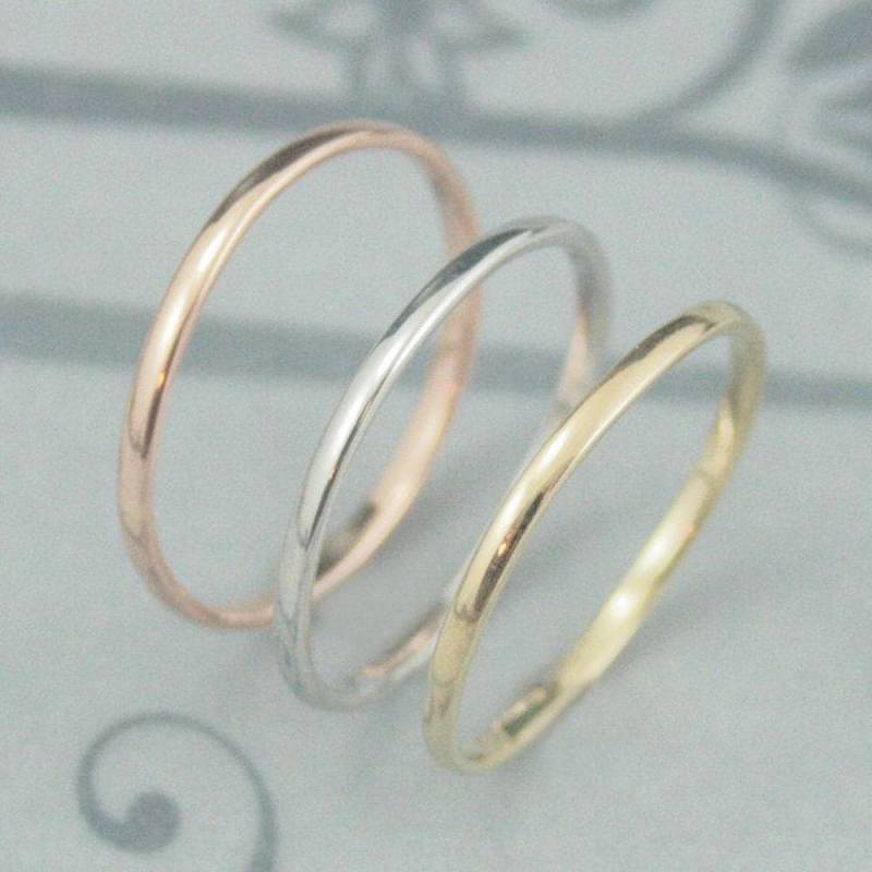 Dicke Solide 14K Gold 1, 5 Mm Mal 1 Skinny Minnie Plain Jane Halbrunde Band-Ihre Wahl Von Gelb, Weiß Oder Roségold von debblazer