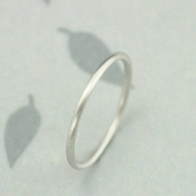 Dünner 18K Gold Ehering Voll Rund Trauring Goldring 16 Gauge 1, 25 Mm Vollständiger Ring Großes Spacer Band Massiv von debblazer