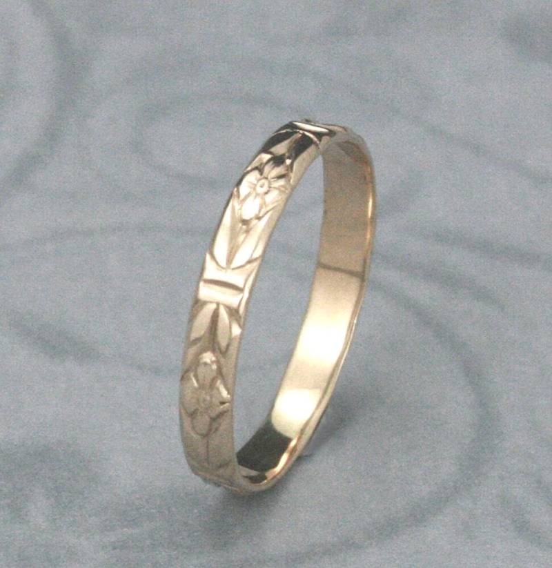 Gold Ehering Romanze Im Garten Massiv 14K Gelbgold Floral Gemusterter Ring Damen Vintage Band von debblazer