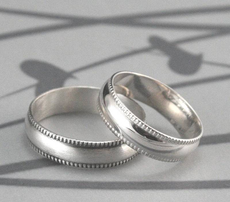 Herren Ehering Nicht Ganz Schlicht Jane Sterling Silberring Milgrain Rand 5, 5 Mm Breit Band Herrenring Schlichter Milgrainring von debblazer