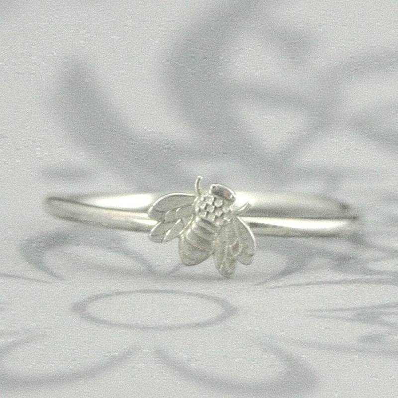 Neue Bugga BandsSterling Silber Honey Bee Stacking RingSilber Dimensional RingCustom Made in Ihrer Größe von debblazer