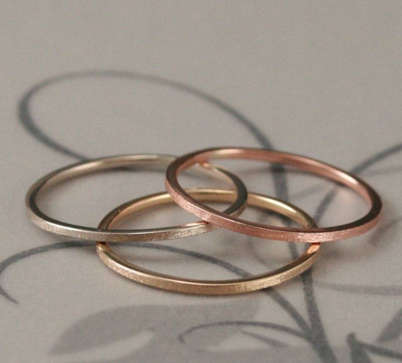 Superschmale Stapelringe~3Er Set~14K Stapelringe~1 Mm Quadratisch~Diamant Oberfläche~Gold Stapelringe~Goldringe~Dünne Goldringe von debblazer