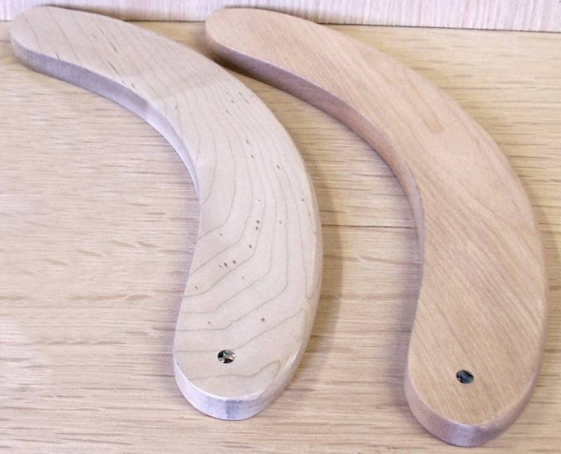 Auftragsarbeit, Handgefertigtes Hutherstellungswerkzeug, Ahornholz Puller Downer Hut Body Auf Kronenblock Auftragsarbeit, Handgefertigtes Hutherstellungswerkzeug, Ahornholz Puller Downer Hut Body Auf Kronenblock von decoustudio