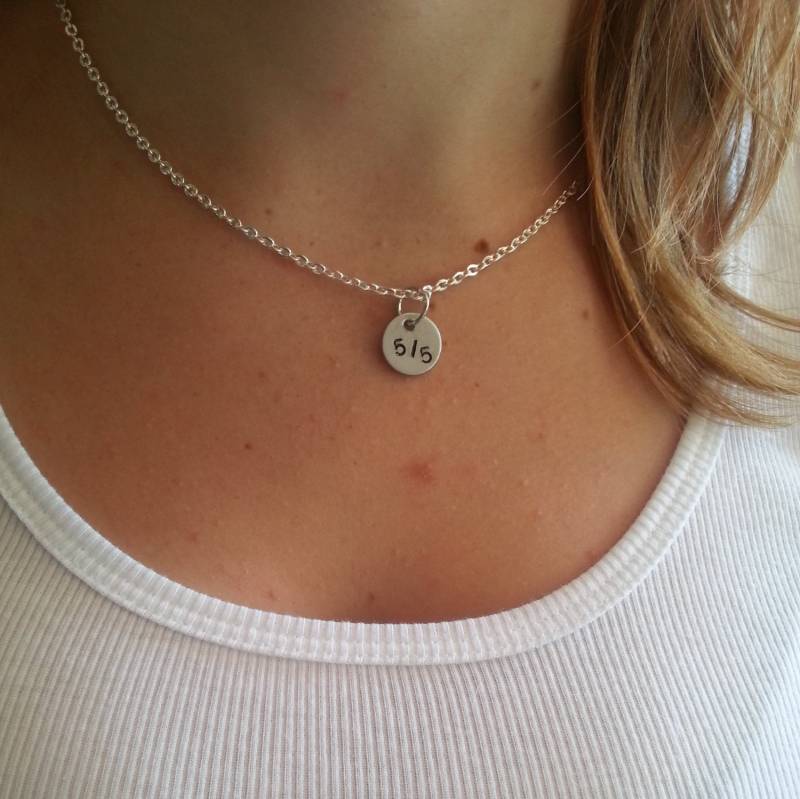 Buffy Fan Halskette - Faith Slayer 5/5 Fünf Mal Sterling Silber Buffy Fan Halskette - Faith Slayer 5/5 Fünf Mal Sterling Silber von deedlesdesign