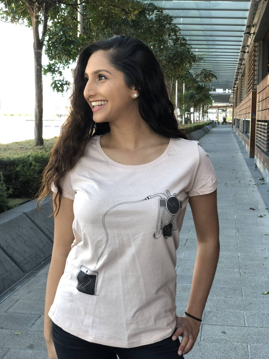 Bio-Baumwolle Tshirt - Damen Grafik-T-Shirt Weihnachtsgeschenk Bio-Baumwolle Tshirt - Damen Grafik-T-Shirt Weihnachtsgeschenk von deidaaecogiftsonline