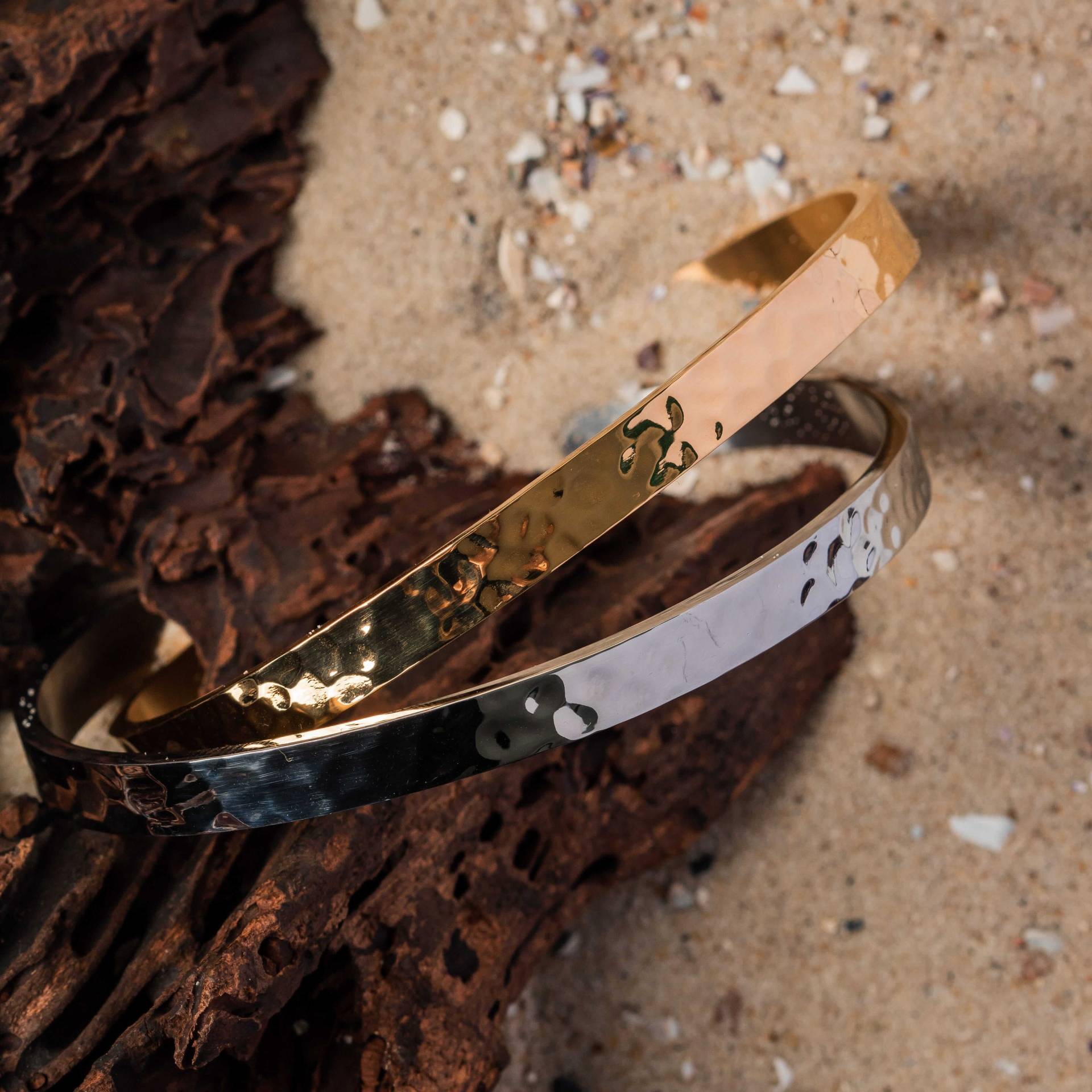 Hammered Cuff in Silber/Gehämmerter Armreif Elegante Armspange Geschenk Für Freundin, Partner, Mutter Hammered Cuff in Silber/Gehämmerter Armreif Elegante Armspange Geschenk Für Freundin, Partner, Mutter von deineKoordinaten