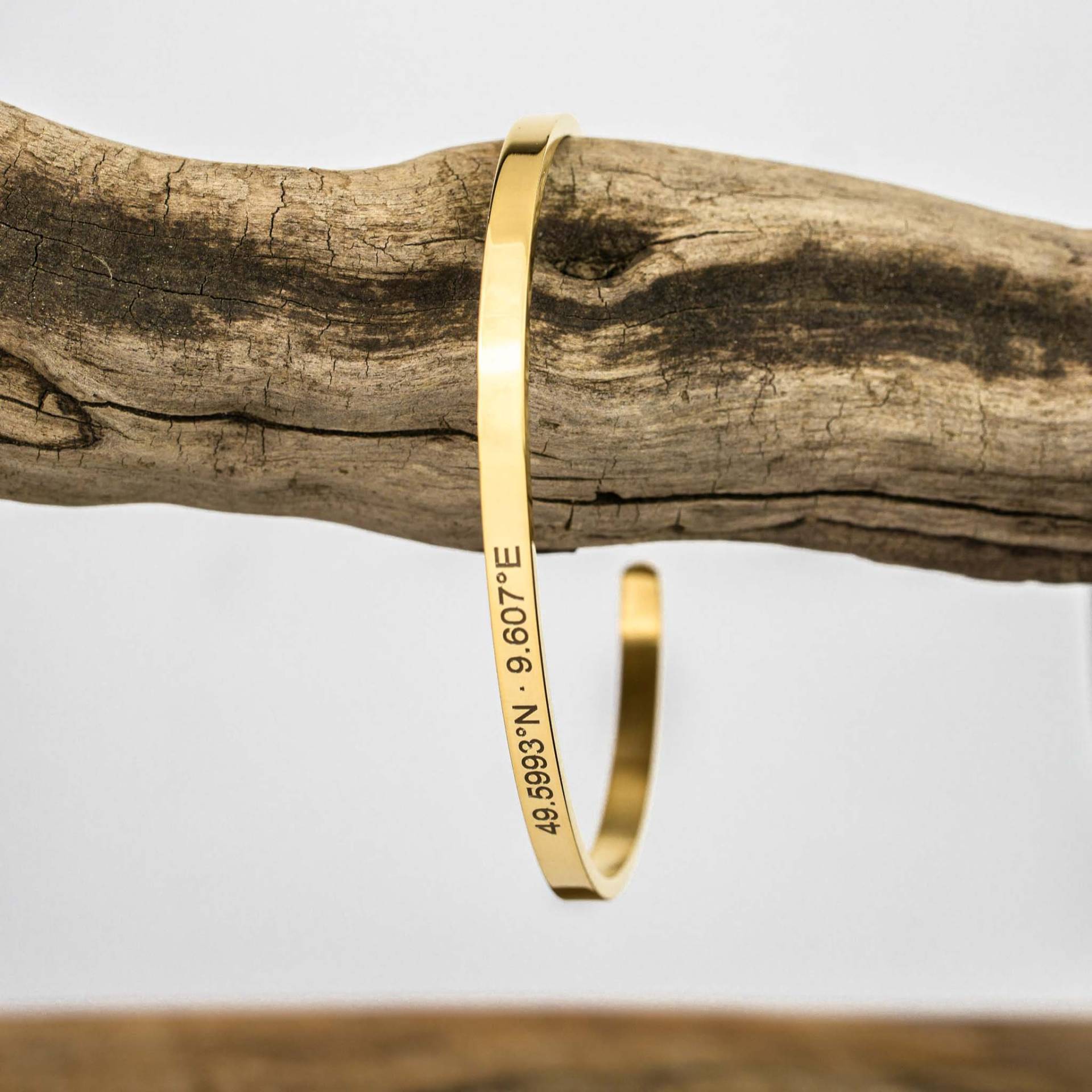 Personalisierter Armreif Gold, Personalisiertes Armband, Personalised Cuff, Mit Namen, Geschenk, Graviert Personalisierter Armreif Gold, Personalisiertes Armband, Personalised Cuff, Mit Namen, Geschenk, Graviert von deineKoordinaten