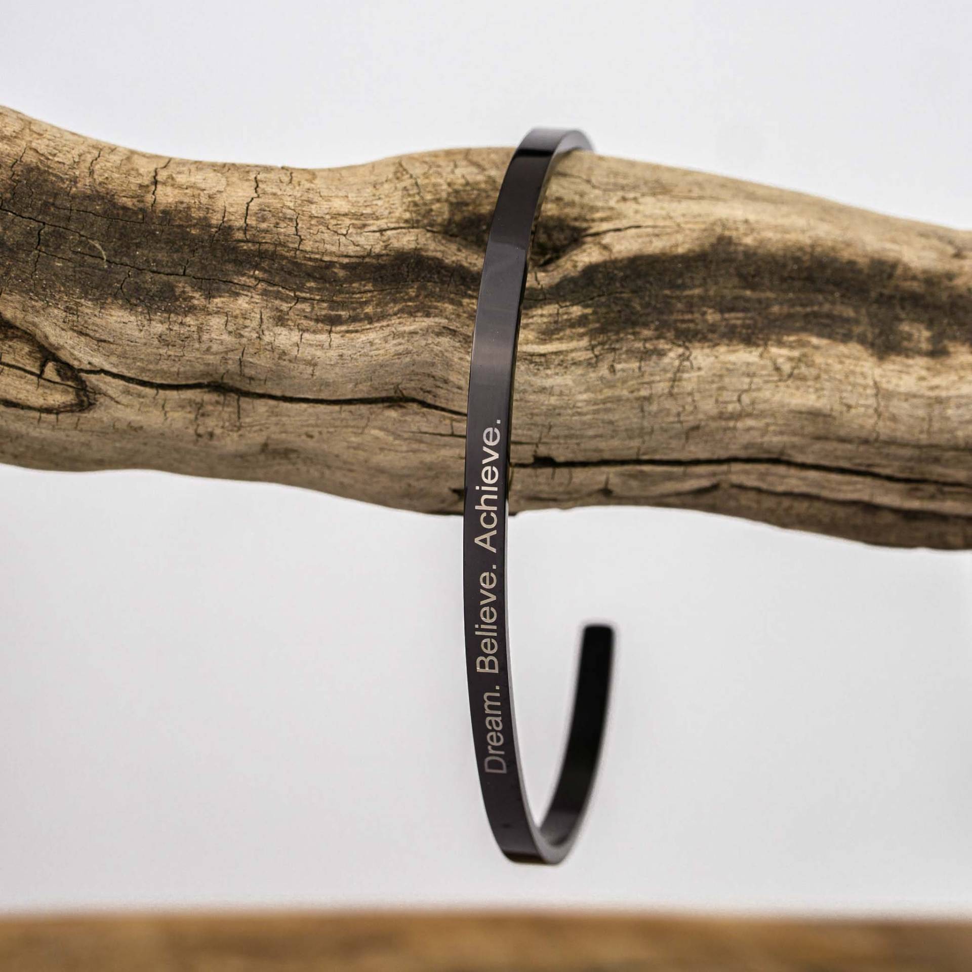 Personalisierter Armreif in Schwarz/Armband Mit Eigener Gravur Personalisierte Armspange Namensarmband Freundschaft Valentinstag Personalisierter Armreif in Schwarz/Armband Mit Eigener Gravur Personalisierte Armspange Namensarmband Freundschaft Valentinstag von deineKoordinaten