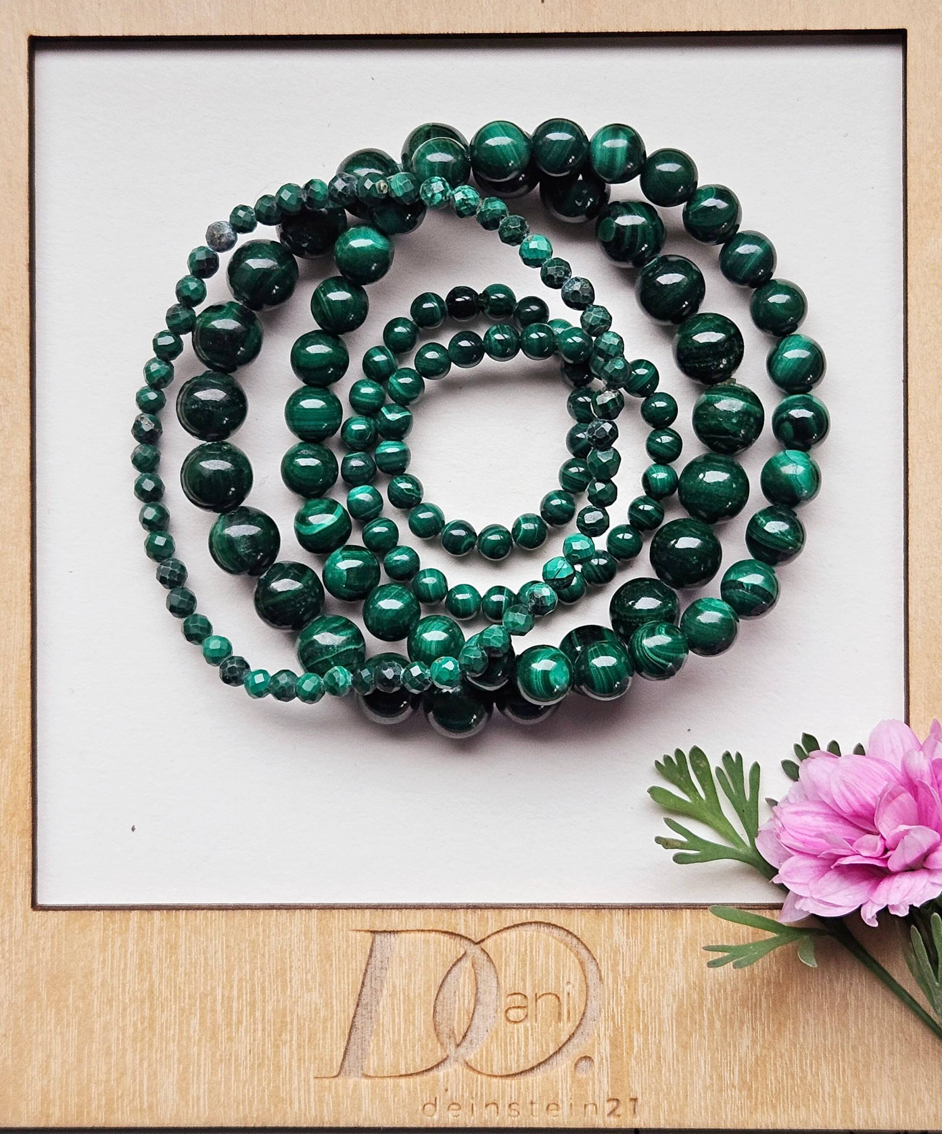 Perlenarmband Aus Hochwertigen Malachit Edelstein Perlen Perlenarmband Aus Hochwertigen Malachit Edelstein Perlen von deinstein21