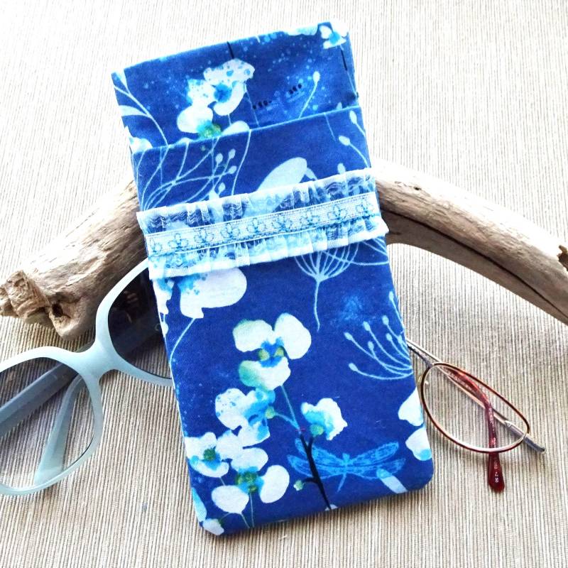 Doppel Brillen Etui Blau Blümchen Stoff, Brillenhalter Für Zwei Paar von delaMarCollection
