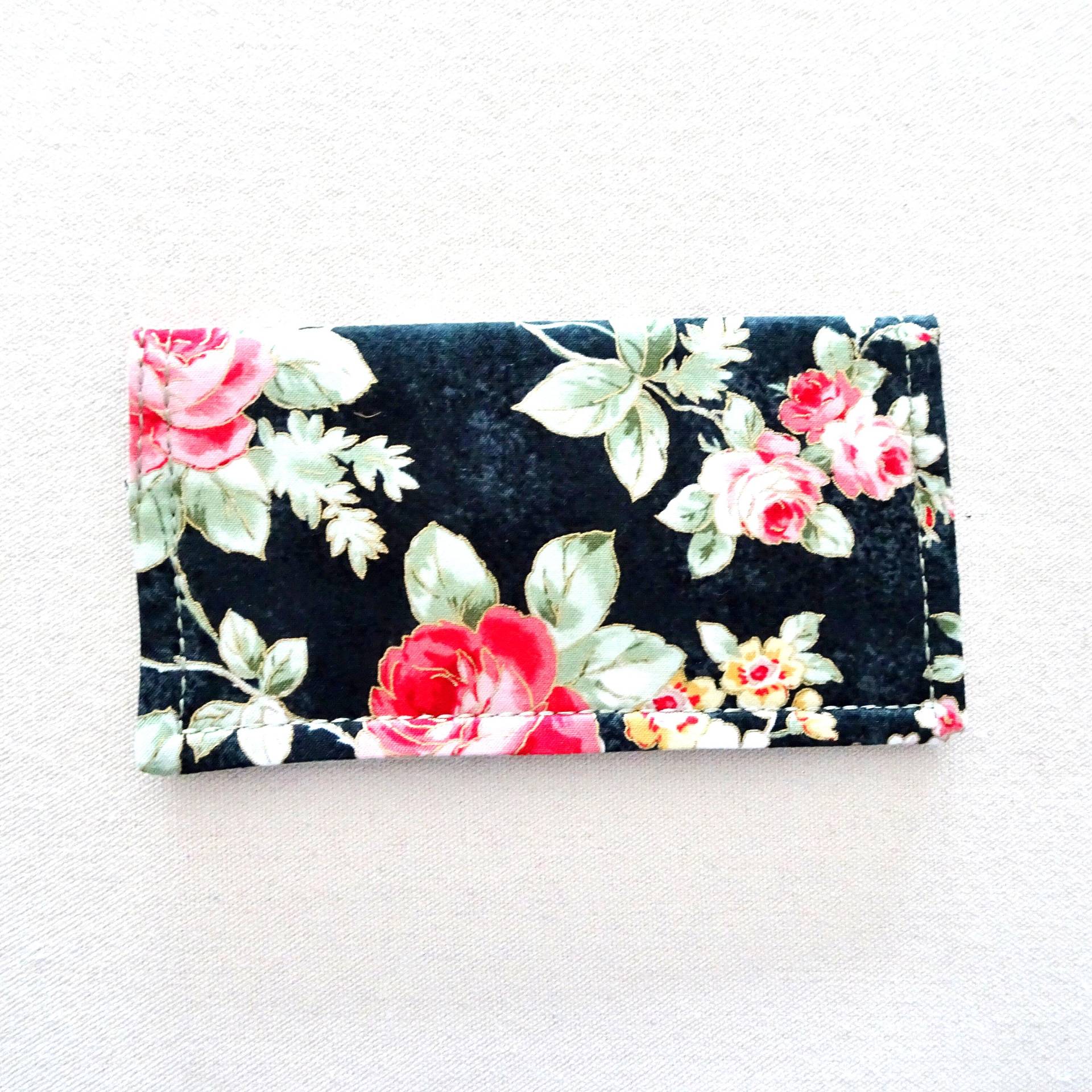 Floral Scheckbuch Cover Schwarz Und Rot Rose Stoff Geldbörse von delaMarCollection