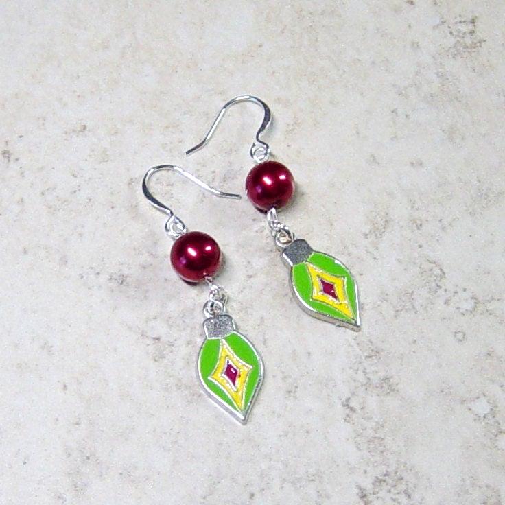 Vintage Weihnachten Ornament Charm Ohrringe, Urlaub Schmuck von delaMarCollection