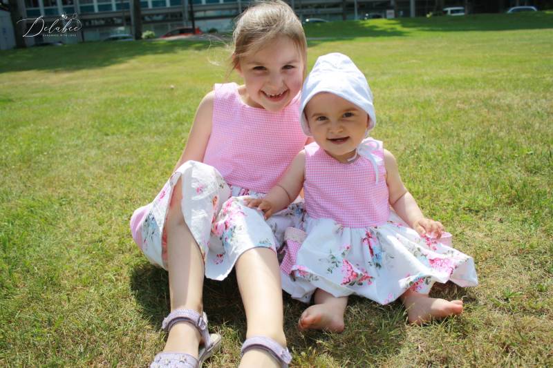 Ärmelloses Sommerkleid Rosa Mit Blumen Rock, Besonderem Rücken Und Taschen Spitze Größe 74/80 von delabeesew