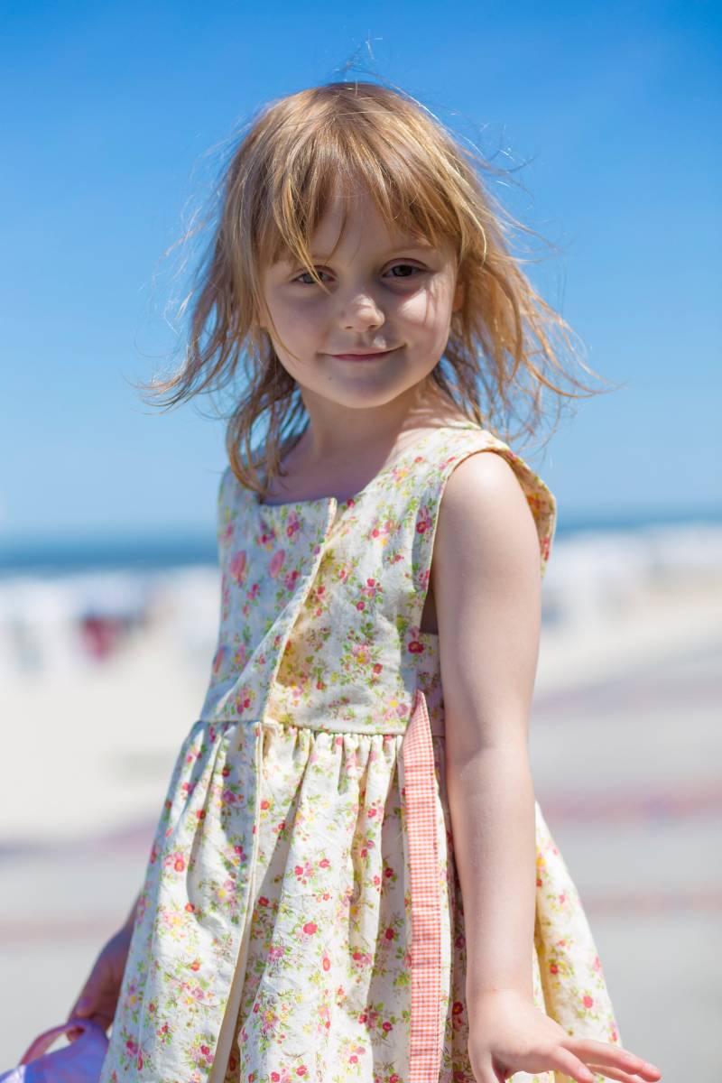Kleid Sommerkleid Mit Blumen Und Rüschen 110 von delabeesew