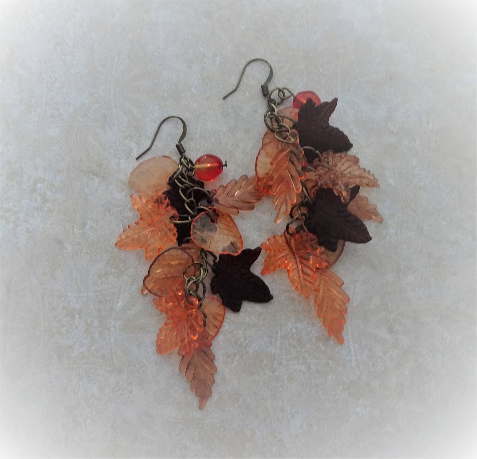 Herbst Blätter Ohrringe, Herbst, Baumeln Blatt Orange Braun Perlen Ohrringe von delamarjewelry