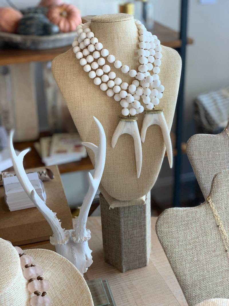 Geknotet Weiß-Türkis Mit Weißem Flach-Ochsen-Knochenhorn von delamoradesigns