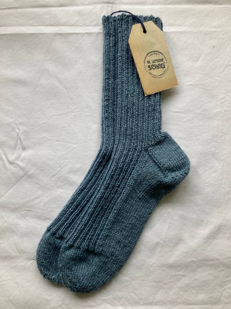 Handgestrickte Socken Hellgrau von deletschtSchrei