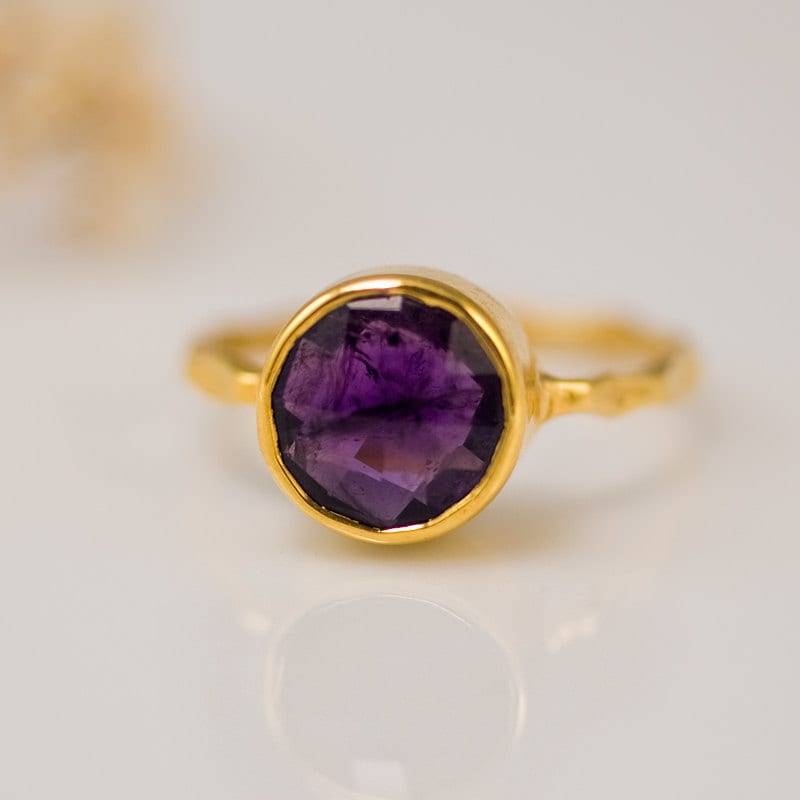 Lila Amethyst Ring Gold - Februar Geburtsstein Edelstein Stapelring Vermeil Runder von delezhen