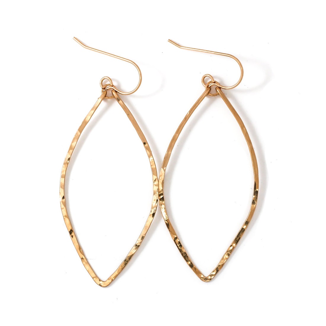 Blatt Ohrringe - 14K Gold Filled, Rosegold Filled Oder Sterling Silber Blattförmige Creolen Gehämmerte Tropfenohrringe Einzigartige von delialangan