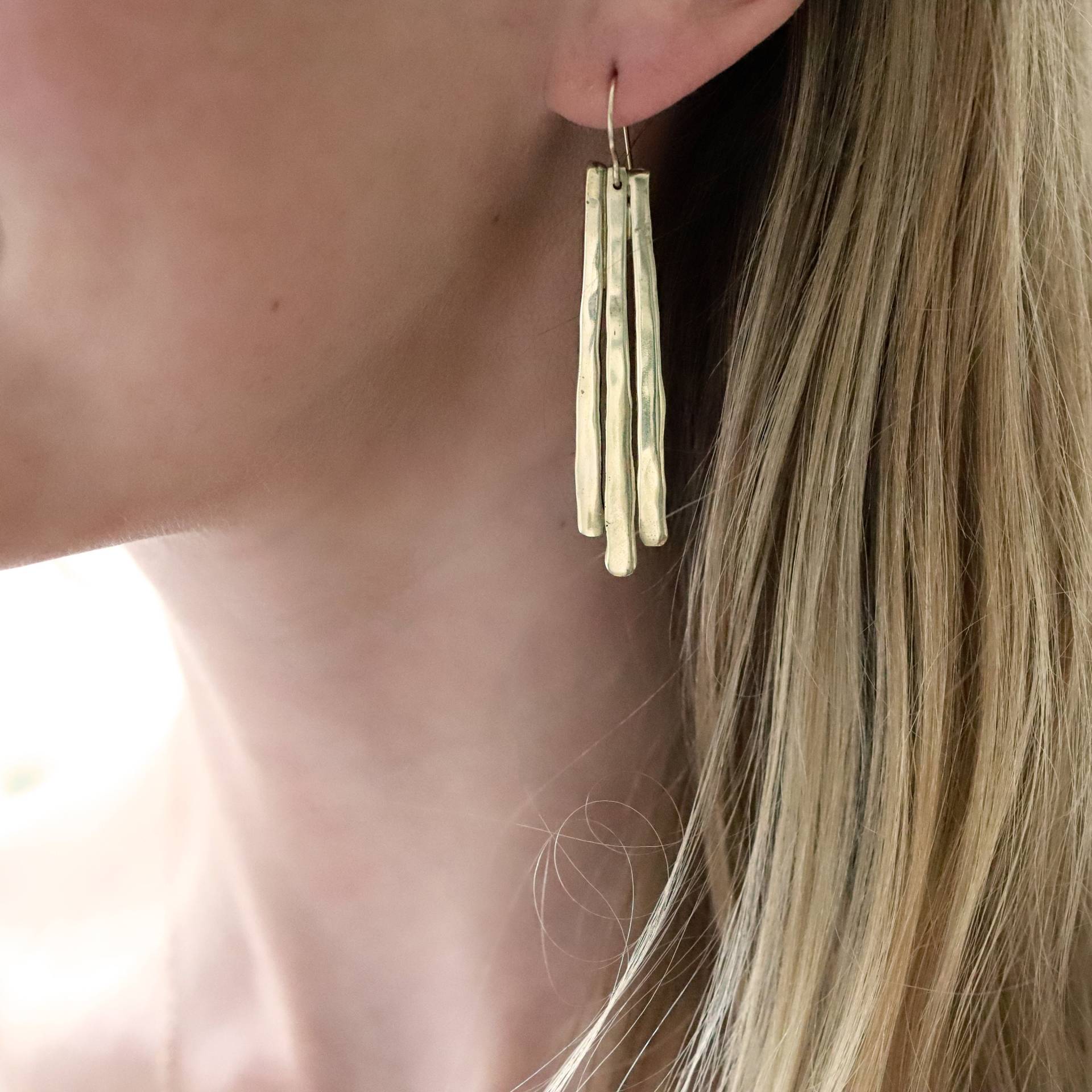 Lange Fransen Ohrringe - Einzigartige Statement Hängeohrringe Gold Silber von delialangan