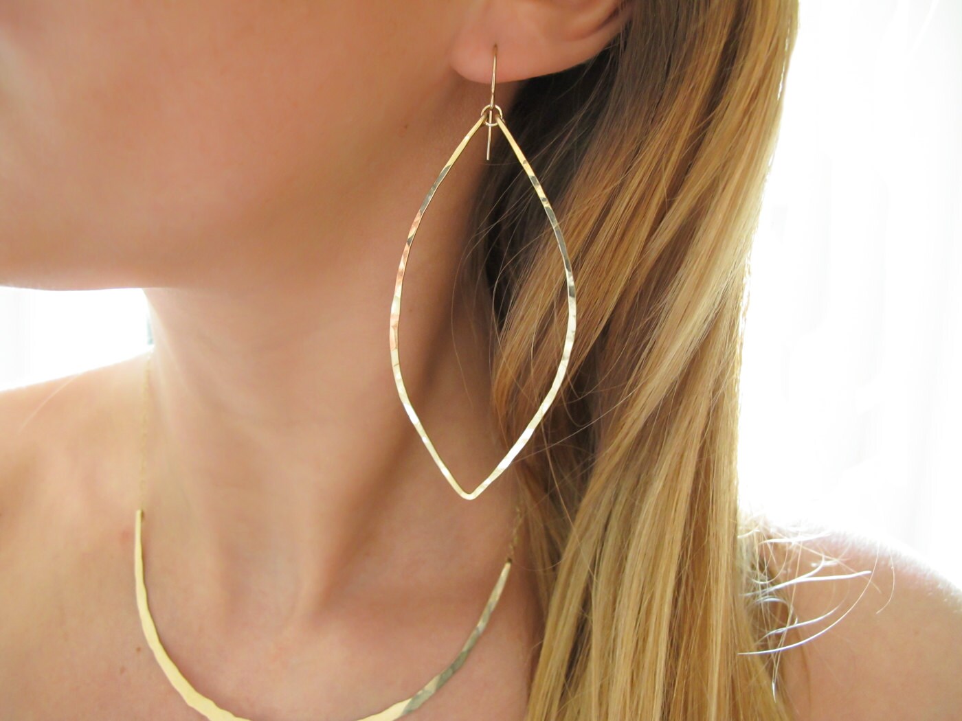 xl Blatt Ohrringe - 3 Zoll Lange 14K Gold Fill, Rosegold Fill Oder Sterling Silber Blattförmige Creolen Gehämmerte Tropfen von delialangan