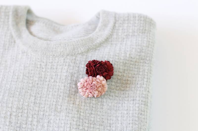 Sale Blumen Broschen Duo - Festliche Rottöne von delica